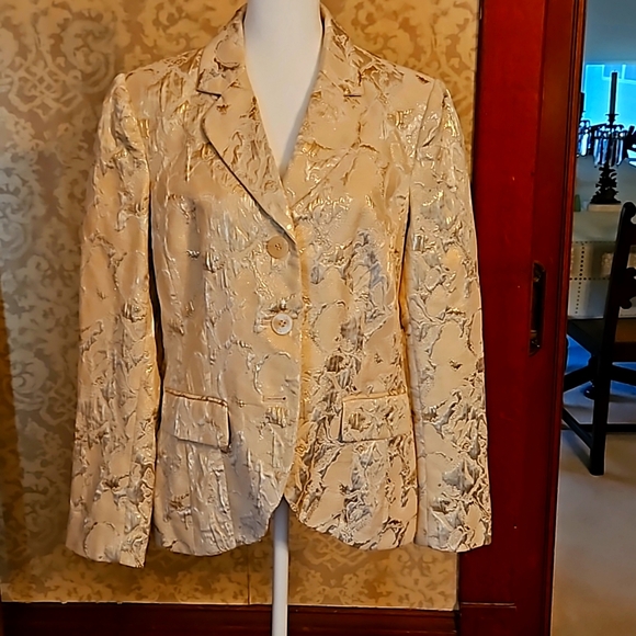 Jacket - Picture 1 of 4